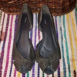 Mossimo Gray Leather Peep Toe Slide On Kitten Wedge Dress Career Shoes Sandals